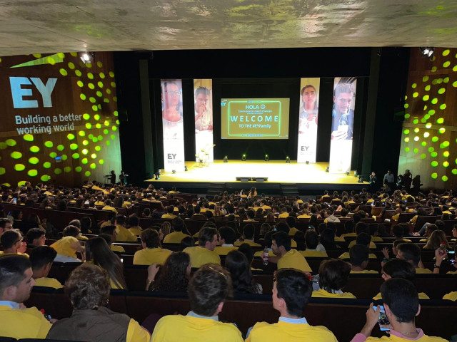Archivo - EY incorporará a 600 nuevos profesionales en España