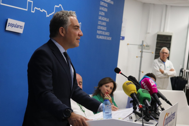 El coordinador general del PP, Elías Bendodo, en un acto en Antequera