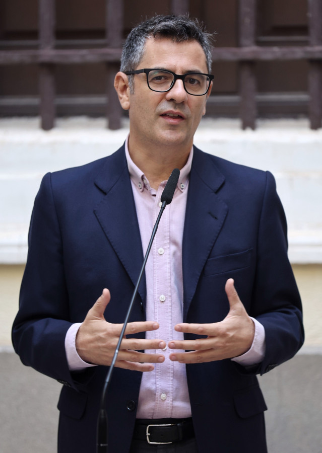 El ministro de la Presidencia, Relaciones con las Cortes y Memoria Democrática, Félix Bolaños, ofrece declaraciones a su llegada al Centro de Estudios Políticos y Constitucionales (CEPC), a 23 de septiembre de 2022, en Madrid (España). El Centro de Estudi