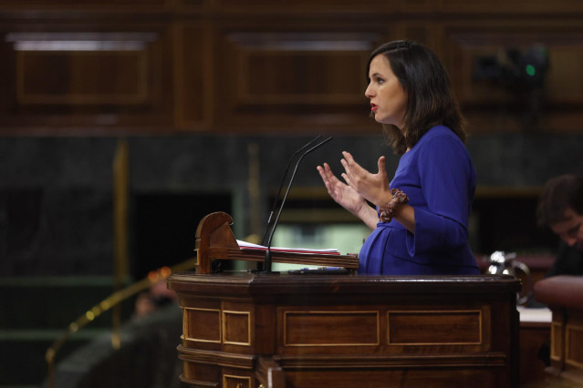 La ministra de Derechos Sociales y Agenda 2030, Ione Belarra, interviene durante una sesión plenaria, a 28 de septiembre de 2022, en Madrid (España).