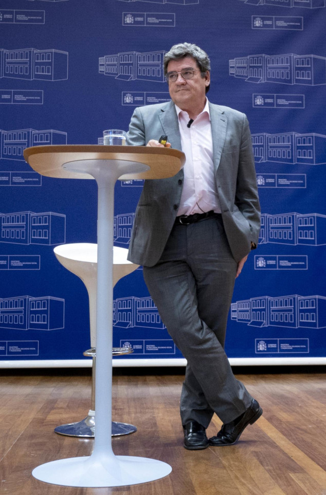 Archivo - El ministro de Inclusión, Seguridad Social y Migraciones, José Luis Escrivá