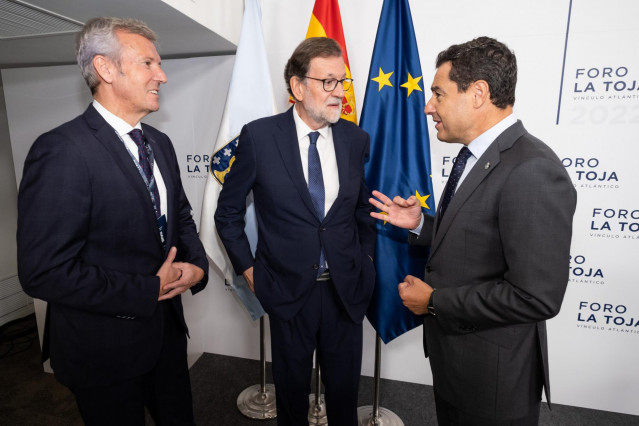 Rueda, Rajoy y Moreno este viernes en La Toja.