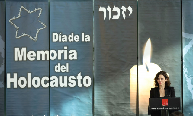 Archivo - La presidenta de la Comunidad de Madrid, Isabel Díaz Ayuso, en la conmemoración del Día de la Memoria del Holocausto