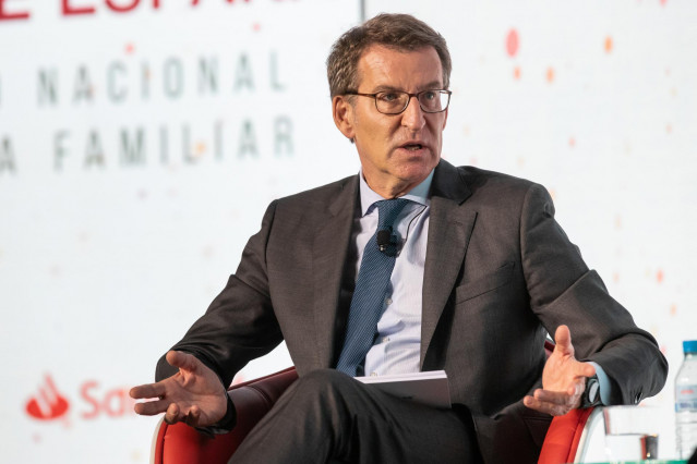El presidente del PP, Alberto Núñez Feijóo, interviene en la inauguración del XXV Congreso Nacional de la Empresa Familiar, a 3 de octubre de 2022, en Cáceres, Extremadura (España).