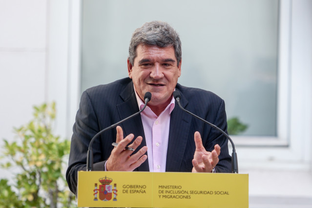El ministro de Inclusión, Seguridad Social y Migraciones, José Luis Escrivá, comparece después de su reunión con el presidente del Gobierno de Canarias, en el Ministerio de Inclusión, Seguridad Social y Migraciones