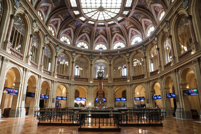 Archivo - Interior del Palacio de la Bolsa, a 30 de agosto de 2022, en Madrid (España).