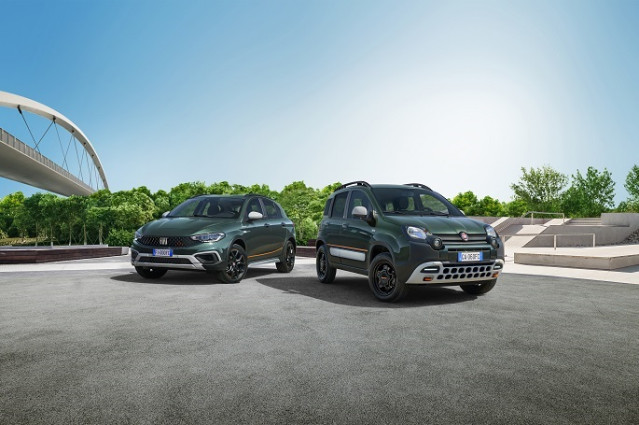 Archivo - Fiat Panda y Tipo Garmin