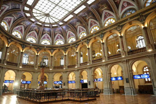 Vista por dentro del Palacio de la Bolsa, a 21 de octubre de 2022, en Madrid (España).