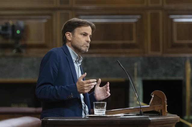 Archivo - El presidente del grupo parlamentario de Unidas Podemos y En Comú Podem en el Congreso, Jaume Asens, interviene en una sesión plenaria, en el Congreso de los Diputados, a 15 de septiembre de 2022, en Madrid (España).