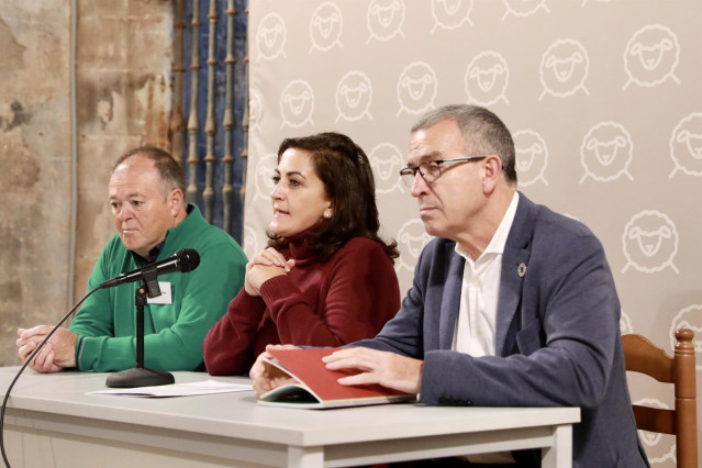 Inauguración de la jornada de pastoreo en Brieva de Cameros por parte de la presidenta riojana Concha Andreu