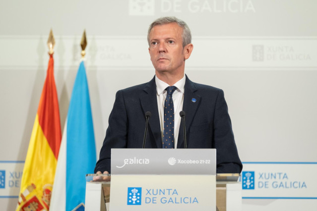 El presidente de la Xunta, Alfonso Rueda, durante la rueda de prensa posterior a la reunión semanal del Consello de la Xunta. San Caetano, Santiago de Compostela, 03/11/22.