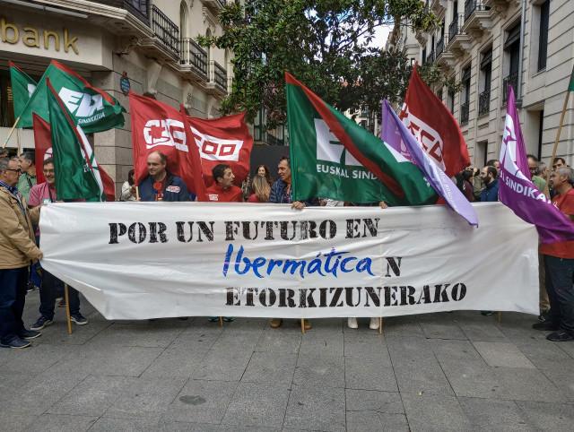 Concentración en Bilbao de trabajadores de Ibermática