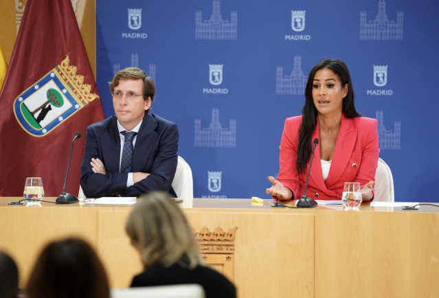 José Luis Martínez Almeida y Begoña Villacís en la rueda de prensa posterior a la Junta de Gobierno de la ciudad de Madrid