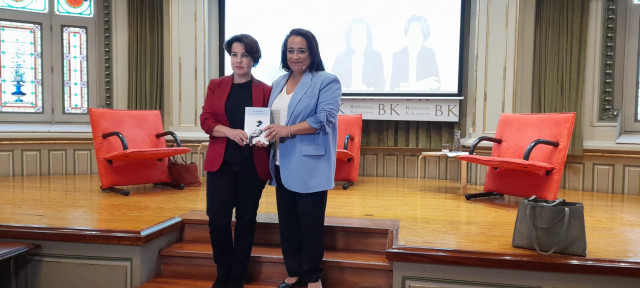 Rafaela Romero y Ana Erstarbe en la presentación en Bilbao del libro 