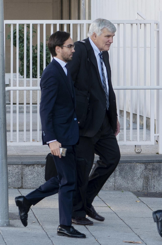 El vicepresidente ejecutivo de NewBalance, Paul Guaron, a su salida de un juicio de la cúpula New Balance Ibérica, en los Juzgados de Plaza de Castilla, a 7 de noviembre de 2022, en Madrid (España).