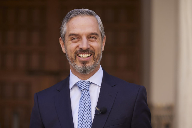 Archivo - El vicesecretarío de Economía del PP Nacional, Juan Bravo, valora las palabras de la ministra de Hacienda por las rebajas fiscales, a 29 de septiembre de 2022 en Sevilla (Andalucía, España). Al término de la sesión de control al presidente de la