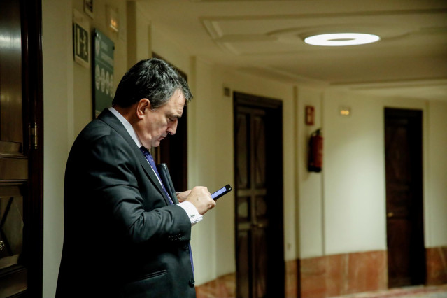El portavoz del PNV en el Congreso, Aitor Esteban, a su salida de una sesión plenaria en el Congreso de los Diputados.
