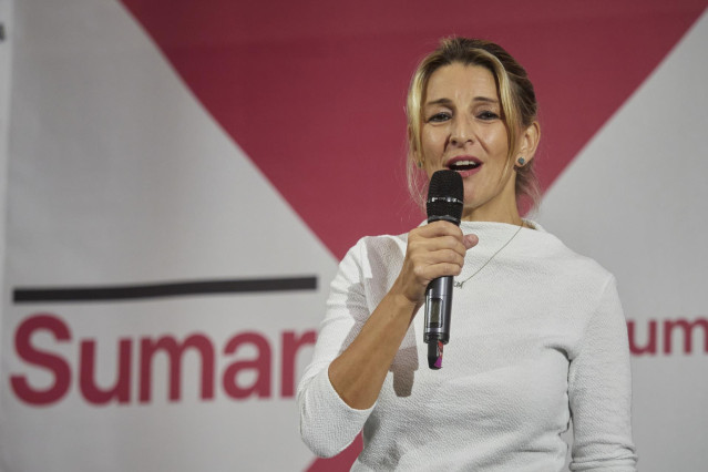 La vicepresidenta segunda y ministra de Trabajo y Economía Social, Yolanda Díaz, interviene en la presentación de su proyecto 'Sumar' en el Palacio Baluarte, a 8 de noviembre de 2022, en Pamplona, Navarra (España). Durante el mitin presenta su proyecto po