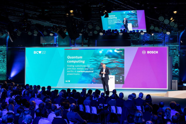 Stefan Hartung, presidente del Consejo de Administración de Bosch, interviene en la conferencia sobre industria 'AIoT Bosch Connected World (BCW)', celebrada este año en Berlín.