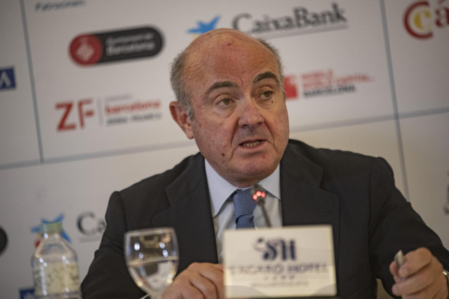 El vicepresidente del Banco Central Europeo, Luis de Guindos, interviene durante una sesión inaugural de la primera jornada del XXVII encuentro de economía ‘Consecuencias económicas de la guerra en Ucrania’, a 11 de noviembre de 2022, en S’Agaró, Girona,