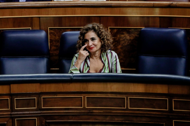 La ministra de Hacienda, María Jesús Montero, durante una sesión plenaria en el Congreso de los Diputados, a 3 de noviembre de 2022, en Madrid (España).