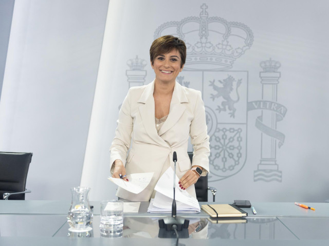 La ministra de Política Territorial y Portavoz del Gobierno, Isabel Rodríguez, en una rueda de prensa posterior al Consejo de Ministros, en el Palacio de la Moncloa, a 8 de noviembre de 2022, en Madrid (España).