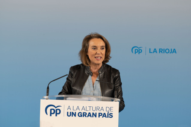 La secretaria general del PP, Cuca Gamarra, interviene durante la clausura de la Convención del PP ‘Lucha contra la despoblación rural’, a 12 de noviembre de 2022, en Medrano, La Rioja (España). La convención, celebrada por el Partido Popular de La Rioja,