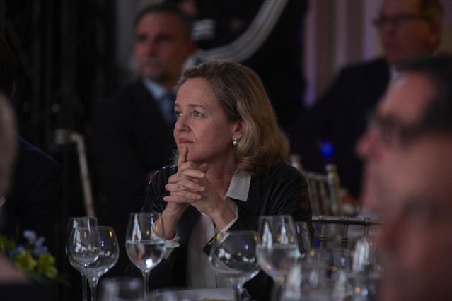 La vicepresidenta primera y ministra de Asuntos Económicos y Transformación Digital, Nadia Calviño, recibe el Premio Merca2 al Impulso a la Transformación Digital, en el hotel Rosewood Villa Magna, a 10 de noviembre de 2022, en Madrid (España).