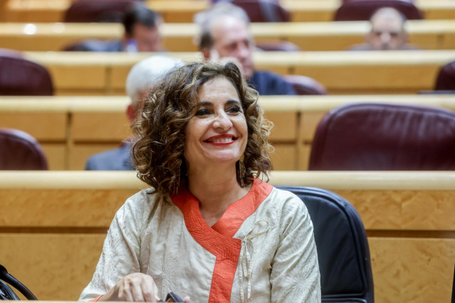 La ministra de Hacienda y Función Pública, María Jesús Montero, en una sesión de control al Gobierno, en el Senado, a 15 de noviembre de 2022, en Madrid (España).