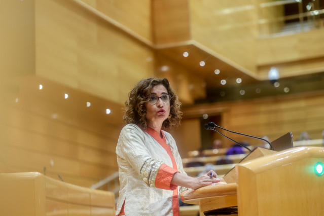 La ministra de Hacienda y Función Pública, María Jesús Montero, en una sesión de control al Gobierno, en el Senado, a 15 de noviembre de 2022, en Madrid (España).