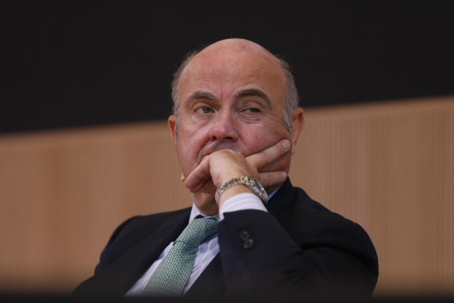 El vicepresidente del Banco Central Europeo, Luis de Guindos, participa en una jornada organizada por IESE Business School y Fundación Naturgy, en el Campus del IESE, a 4 de noviembre de 2022, en Madrid (España).