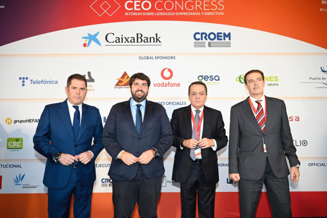 De izquierda a derecha, el presidente de Cepyme, Gerardo Cuerva; el presidente de la Comunidad, Fernando López Miras; el presidente de Croem, José María Albarracín, y el director general del CEO Congress, Fernando Cueto