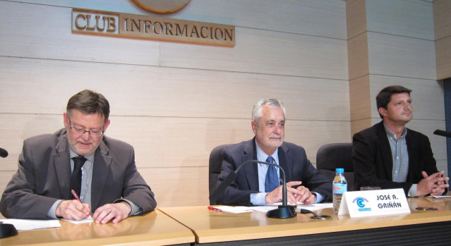 Archivo - Ximo Puig y José Antonio Griñán en una imagen de archivo