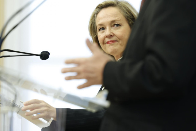 La vicepresidenta primera y ministra de Asuntos Económicos y Transformación Digital, Nadia Calviño, a 16 de noviembre de 2022, en Zaragoza, Aragón (España).