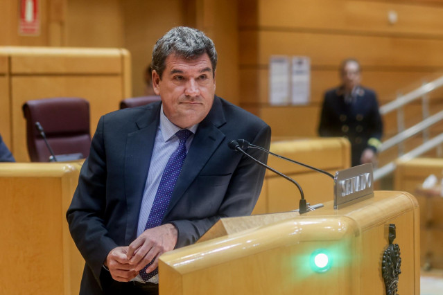 El ministro de Inclusión, Seguridad Social y Migraciones, José Luis Escrivá, en una sesión de control al Gobierno, en el Senado, en una imagen de archivo.