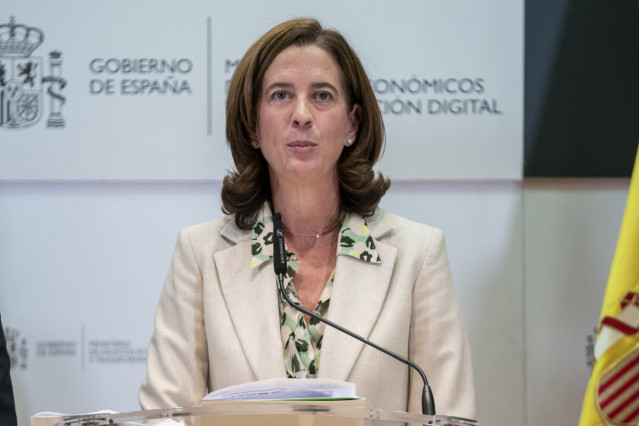 Archivo - La presidenta de AEB, Alejandra Kindelán, tras una reunión con la vicepresidenta primera y ministra de Asuntos Económicos y Transformación Digital y las asociaciones financieras en el Ministerio de Asuntos Económicos, a 7 de octubre de 2022.