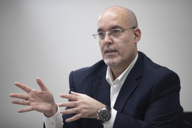 Archivo - El director general de la Asociación Empresarial para el Desarrollo e Impulso del Vehículo Eléctrico (Aedive), Arturo Pérez de Lucía González, en una entrevista con Europa Press, en Madrid (España), a 5 de febrero de 2021.
