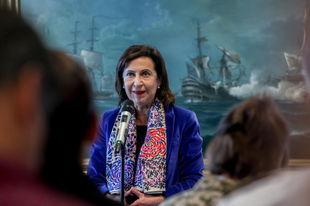 La ministra de Defensa, Margarita Robles, interviene en un encuentro informativo con periodistas, en el Ministerio de Defensa, a 10 de noviembre de 2022, en Madrid (España).