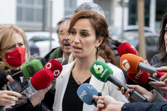 Archivo - La portavoz de Más Madrid en la Asamblea de Madrid, Mónica García, ofrece declaraciones a los medios, después de ampliar la denuncia sobre los contratos al hermano de la presidenta de la Comunidad de Madrid, en la Fiscalía Anticorrupción, a 23 d