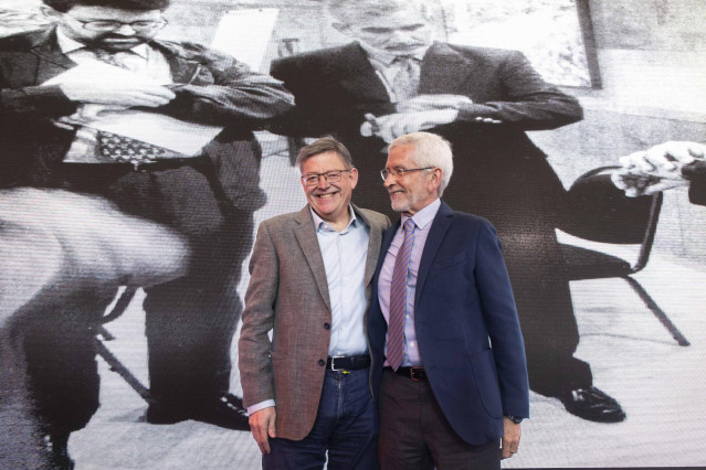 El 'president' de la Generalitat y secretario general del PSPV-PSOE, Ximo Puig, y el expresident Joan Lerma