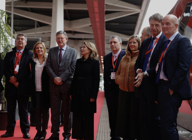 Llegada desde Madrid del viaje inaugural de Iryo, en la estación Joaquín Sorolla de València
