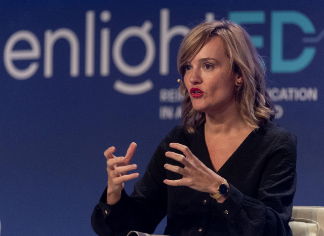 La ministra de Educación y Formación Profesional, Pilar Alegría, participa en el acto de clausura de ‘enlightED’ en el Edificio Central de Distrito Telefónica, a 17 de noviembre de 2022, en Madrid (España).