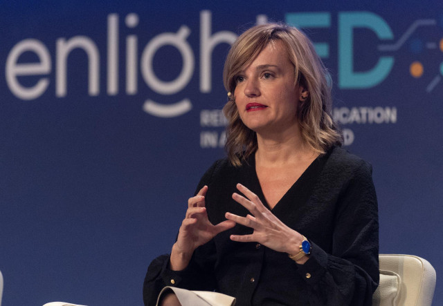 La ministra de Educación y Formación Profesional, Pilar Alegría, participa en el acto de clausura de ‘enlightED’ en el Edificio Central de Distrito Telefónica, a 17 de noviembre de 2022, en Madrid (España).