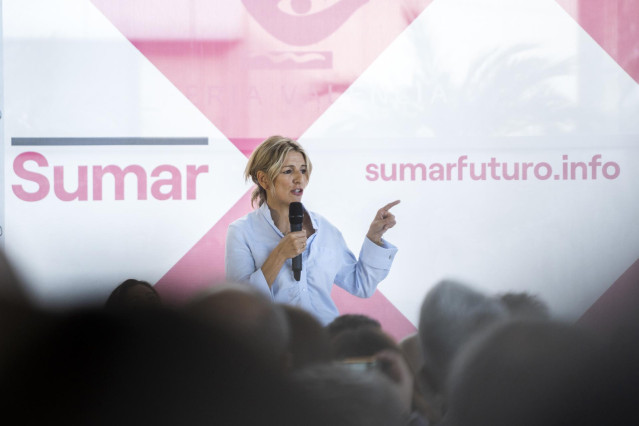 La vicepresidenta segunda del Gobierno y ministra de Trabajo y Economía Social, Yolanda Díaz, interviene durante la presentación de su proyecto ‘Sumar’, en Feria Valencia, a 16 de noviembre de 2022, en Valencia, Comunidad Valenciana (España).