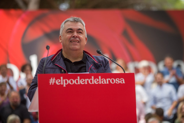 Archivo - El secretario de Organización federal del PSOE, Santos Cerdán, en la Festa de la Rosa del PSC