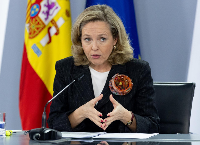 La vicepresidenta primera y ministra de Asuntos Económicos y Transformación Digital, Nadia Calviño, en la rueda de prensa posterior al Consejo de Ministros