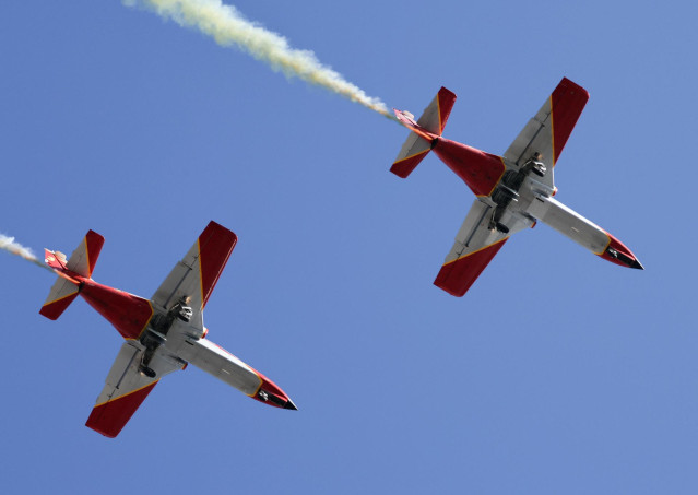 Archivo - Aviones del Ejército de Aire durante el acto solemne de homenaje a la bandera nacional y desfile militar en el Día de la Hispanidad, a 12 de octubre de 2022, en Madrid (España)