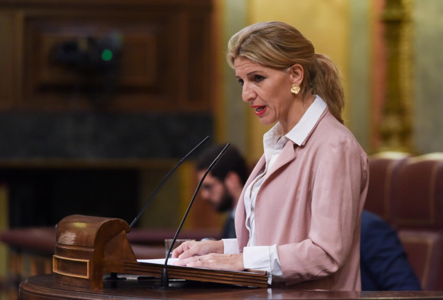 La vicepresidenta segunda del Gobierno, Yolanda Díaz, en una sesión plenaria en el Congreso de los Diputados, a 22 de noviembre de 2022, en Madrid (España).