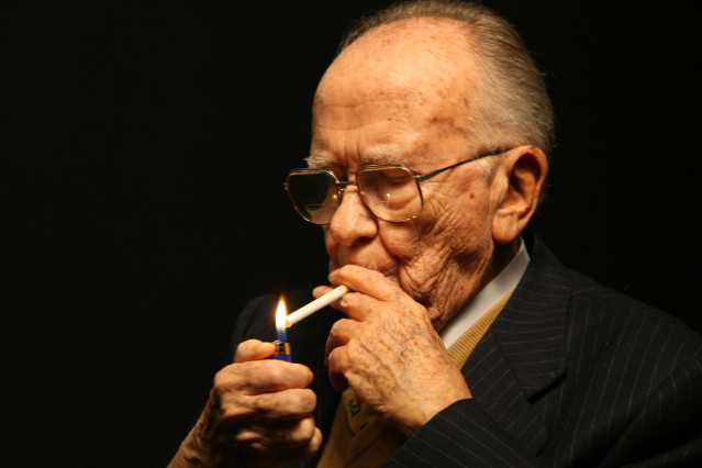 Archivo - Santiago Carrillo, ex secretario general del PCE.