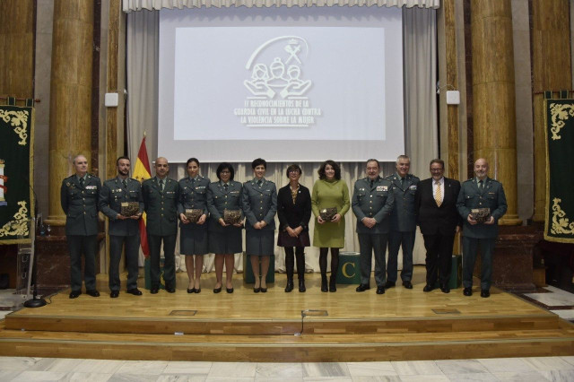 La directora general de la Guardia Civil, María Gámez, entrega los II reconocimientos por la lucha contra la violencia sobre la mujer